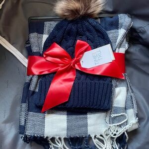 Brand new gift pack hat & scarf